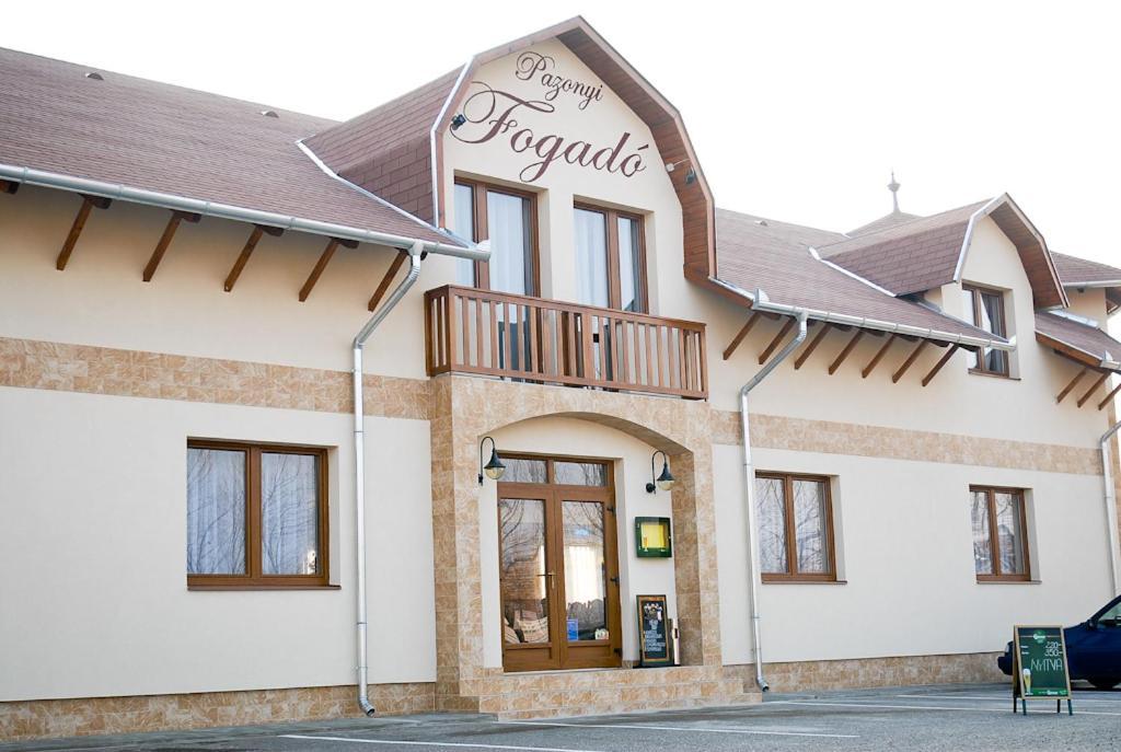 Pazonyi Fogadó és Étterem Nyírpazony Exterior foto